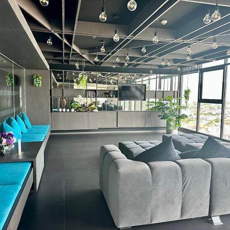 Central Pattaya Condo: Pool, Gym & Fast Wi-Fi Exterior photo