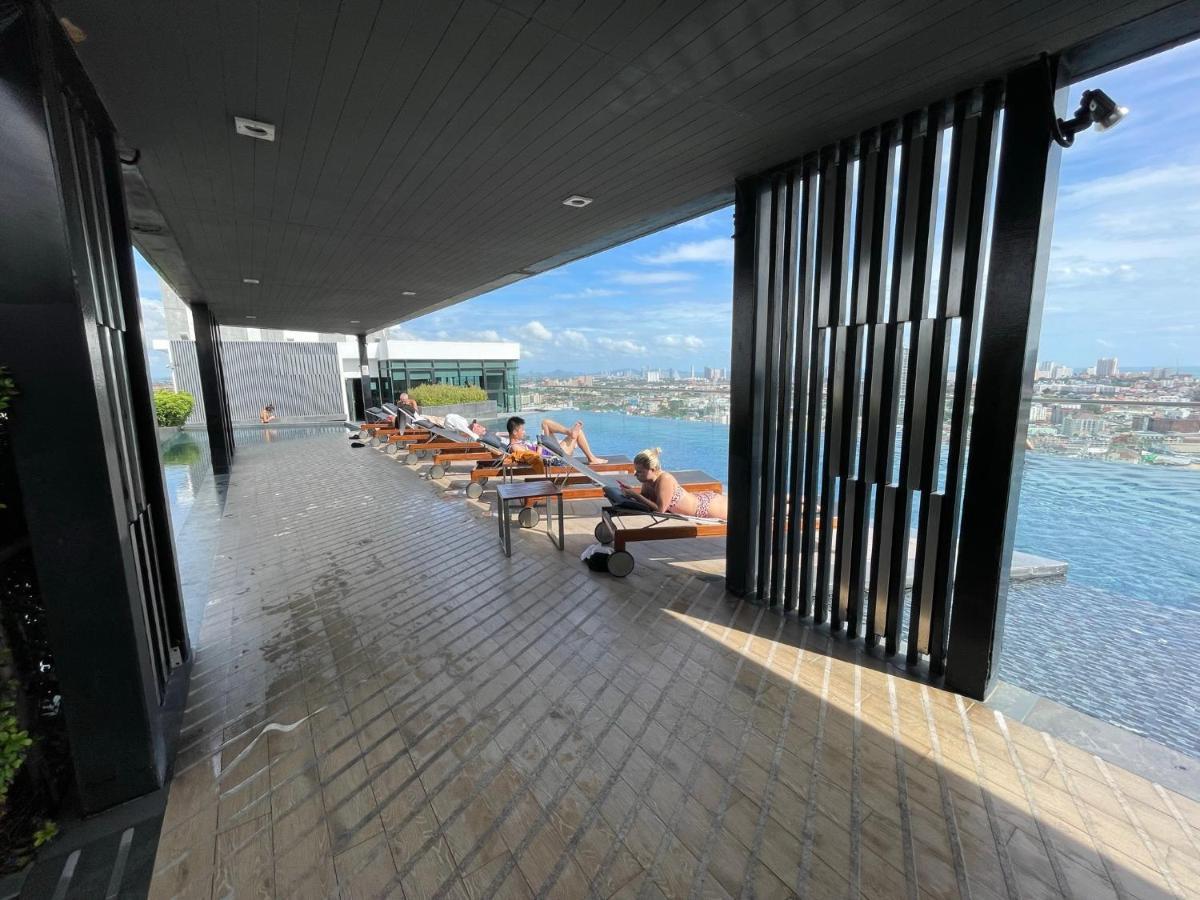 Central Pattaya Condo: Pool, Gym & Fast Wi-Fi Exterior photo