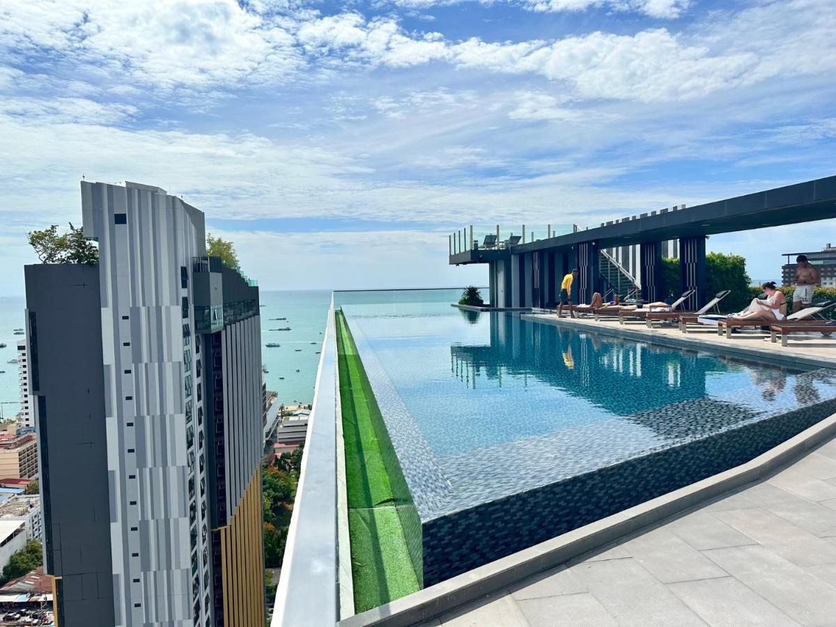 Central Pattaya Condo: Pool, Gym & Fast Wi-Fi Exterior photo