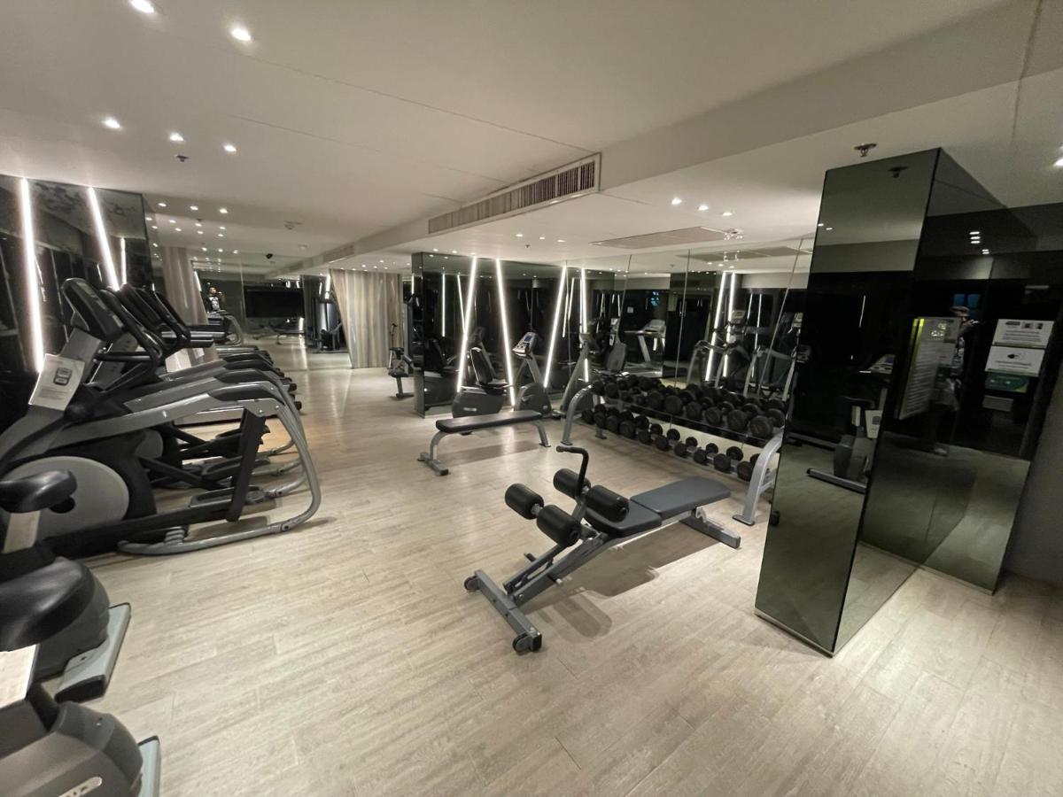 Central Pattaya Condo: Pool, Gym & Fast Wi-Fi Exterior photo