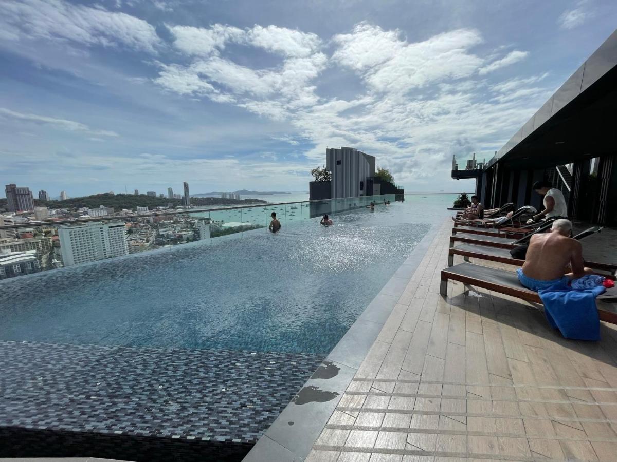 Central Pattaya Condo: Pool, Gym & Fast Wi-Fi Exterior photo
