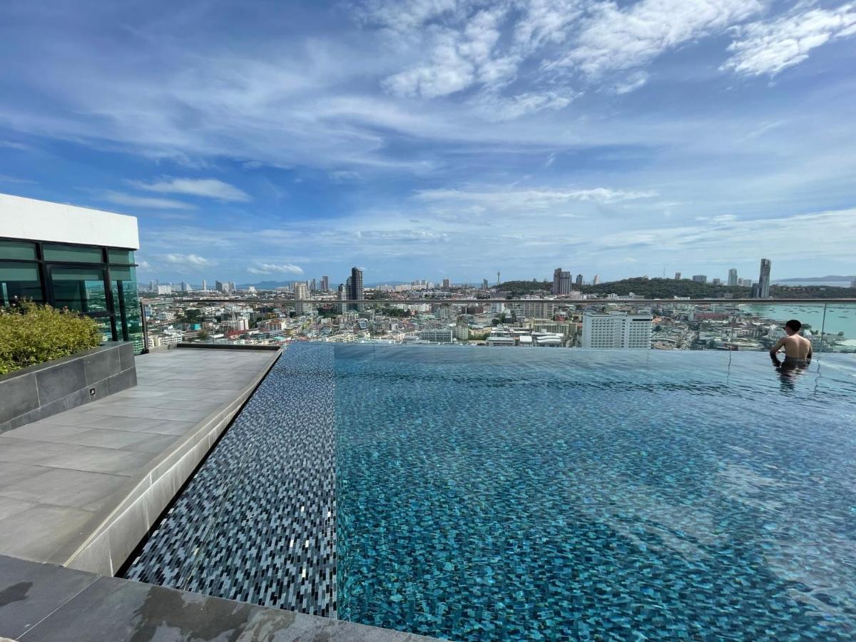 Central Pattaya Condo: Pool, Gym & Fast Wi-Fi Exterior photo