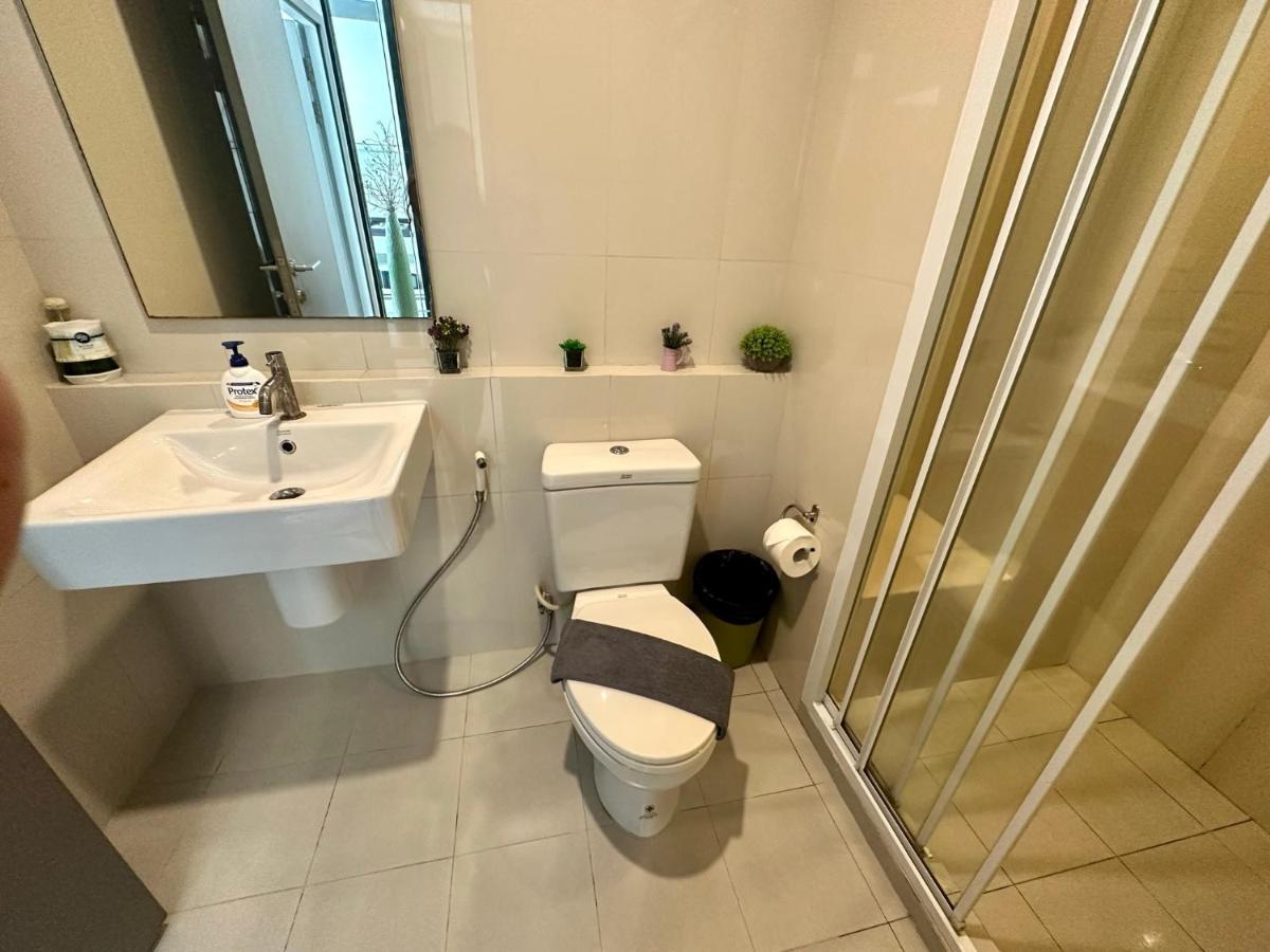 Central Pattaya Condo: Pool, Gym & Fast Wi-Fi Exterior photo