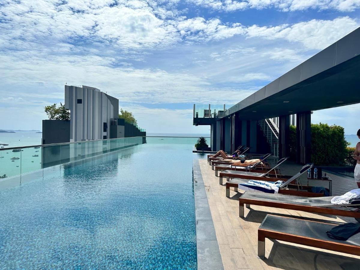 Central Pattaya Condo: Pool, Gym & Fast Wi-Fi Exterior photo